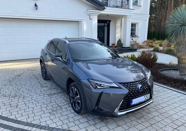 Lexus UX cena 123500 przebieg: 32000, rok produkcji 2021 z Szczekociny małe 781